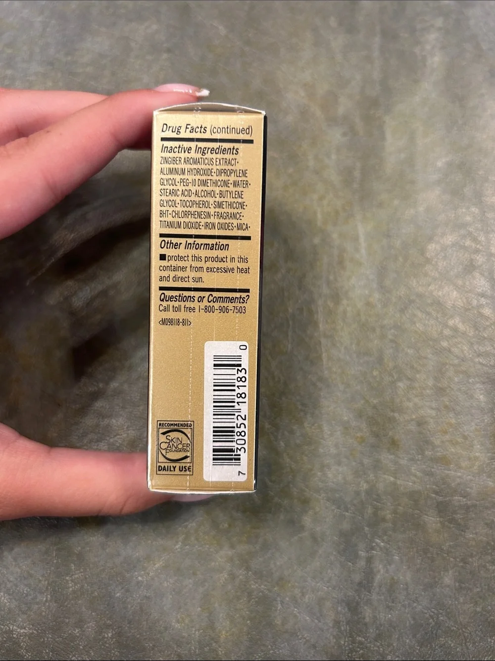 clè de peau CONCEALER SPF 27 - 3 / Beige Light with cool undertones